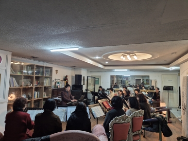 꼬메스 콰이어(comes choir)